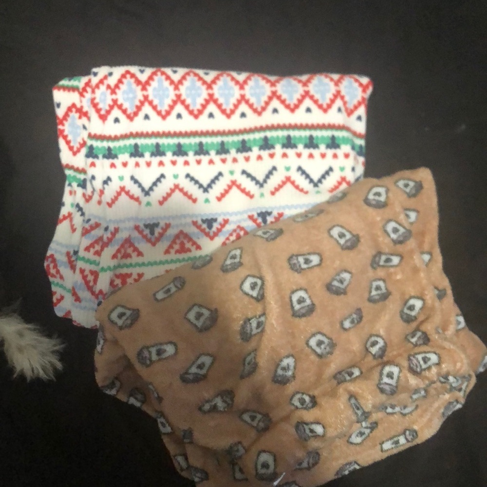 Pajama pants, both mall, in good condition